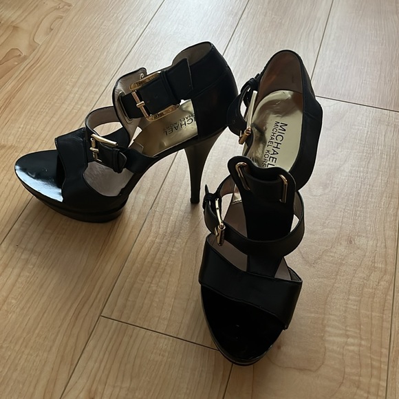 Michael Kors Leather Heels - Picture 5 of 5